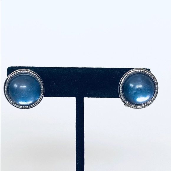 Earrings Clip-Ons Fashion Earrings - Picture 1 of 4